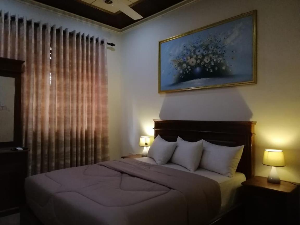 Holidays Hotel Nainamadama Exterior foto